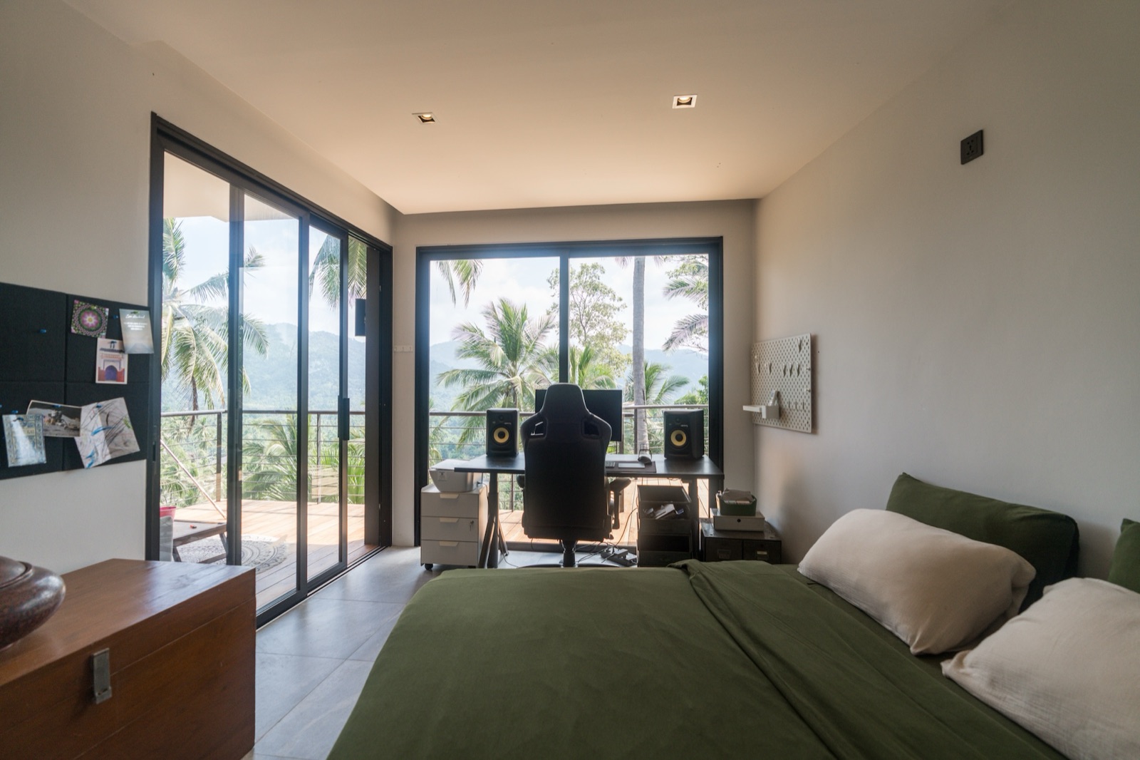 Nomad Room with dedicated desk for remote work at Kin Haus, Koh Phangan